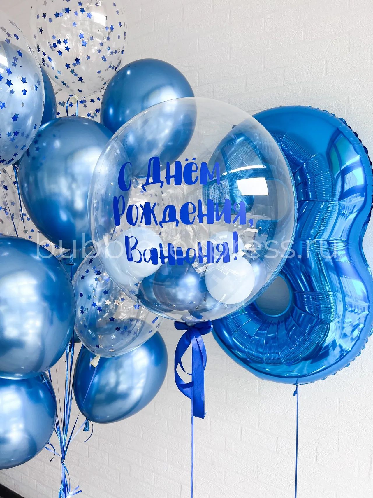 Композиция с deco bubble, синей цифрой и фонтаном